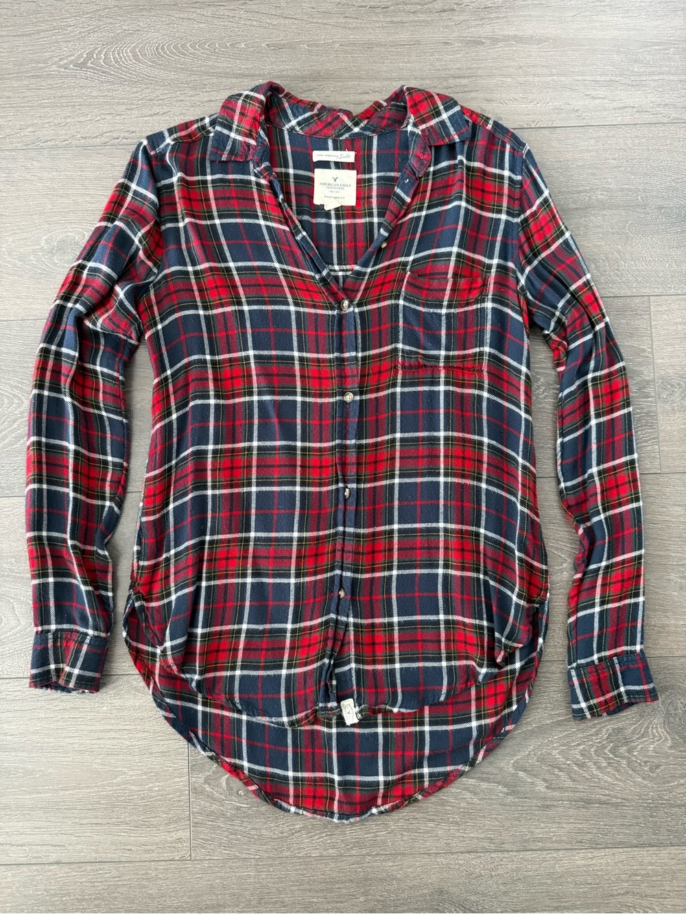 Red and Navy Plaid Button-Up Shirt American eagle XS boyfriends sweater top
